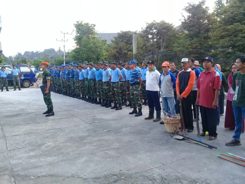 Bakti Sosial Bersama TNI AU, Kelurahan GSU, dan KKN UNMUL